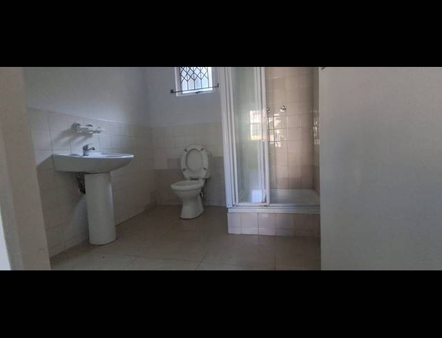4 BEDROOM FREEHOLD TO LET IN GROVE END